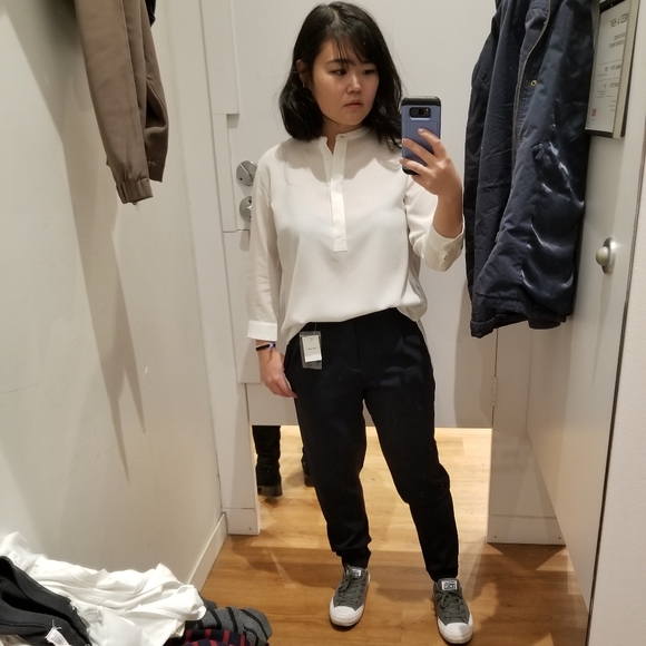 Meet your Posher, Joelle - Picture 3 of 3